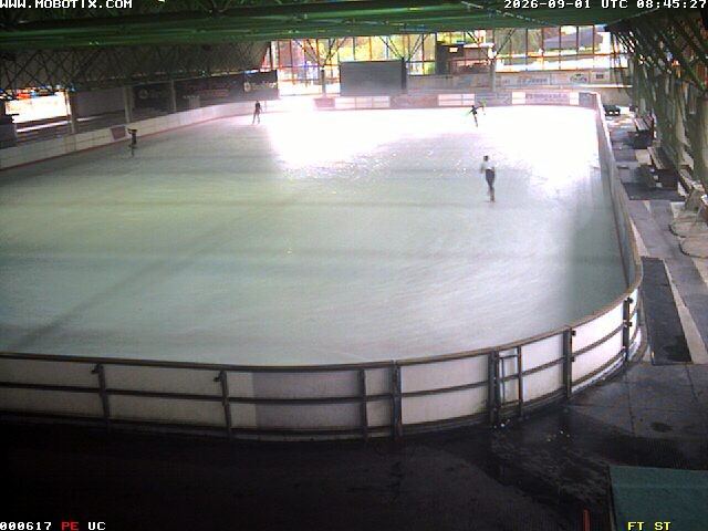 Archiv Foto Webcam Willingen: Blick in die Eissporthalle