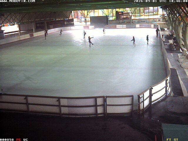 Archiv Foto Webcam Willingen: Blick in die Eissporthalle