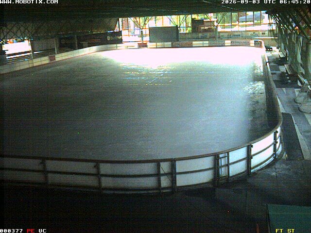 Archiv Foto Webcam Willingen: Blick in die Eissporthalle