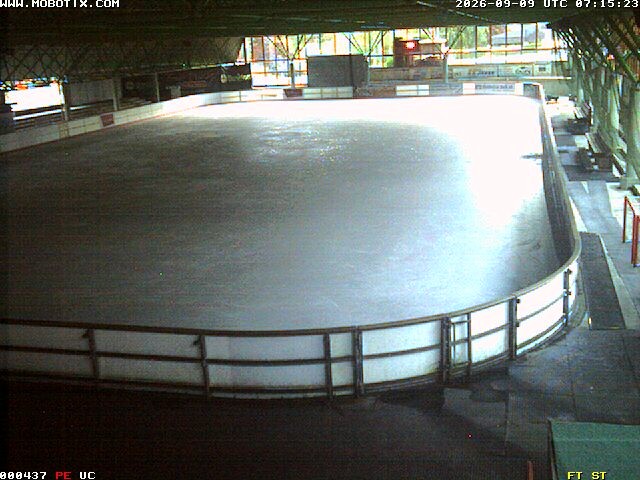 Archiv Foto Webcam Willingen: Blick in die Eissporthalle