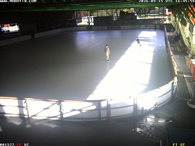 Archiv Foto Webcam Willingen: Blick in die Eissporthalle