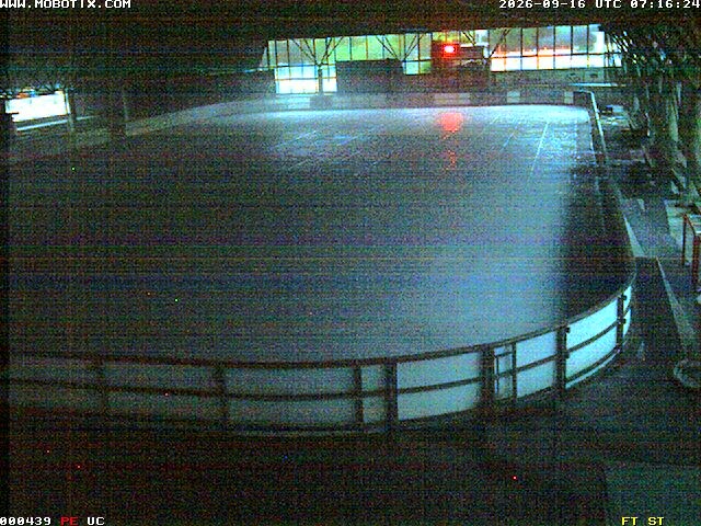 Archiv Foto Webcam Willingen: Blick in die Eissporthalle