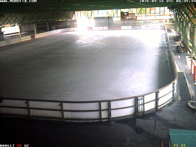 Archiv Foto Webcam Willingen: Blick in die Eissporthalle