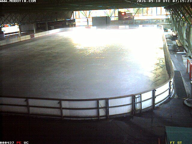 Archiv Foto Webcam Willingen: Blick in die Eissporthalle
