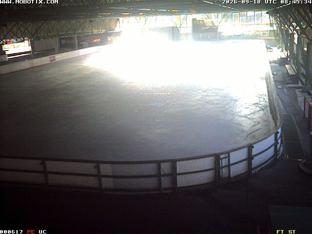 Archiv Foto Webcam Willingen: Blick in die Eissporthalle