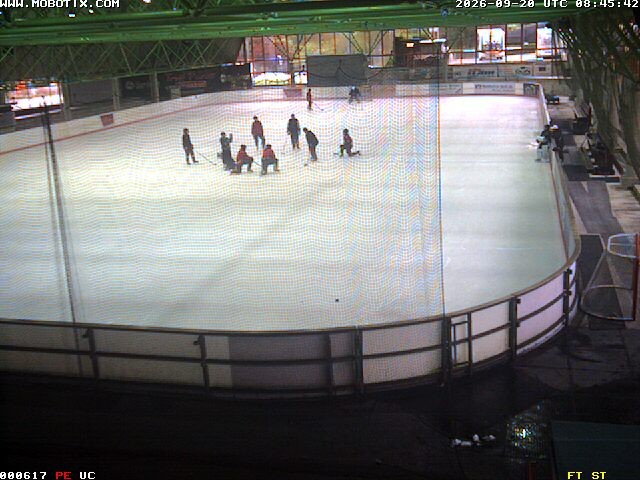 Archiv Foto Webcam Willingen: Blick in die Eissporthalle