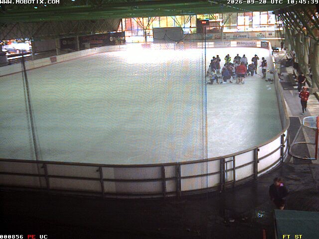 Archiv Foto Webcam Willingen: Blick in die Eissporthalle