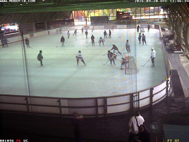 Archiv Foto Webcam Willingen: Blick in die Eissporthalle