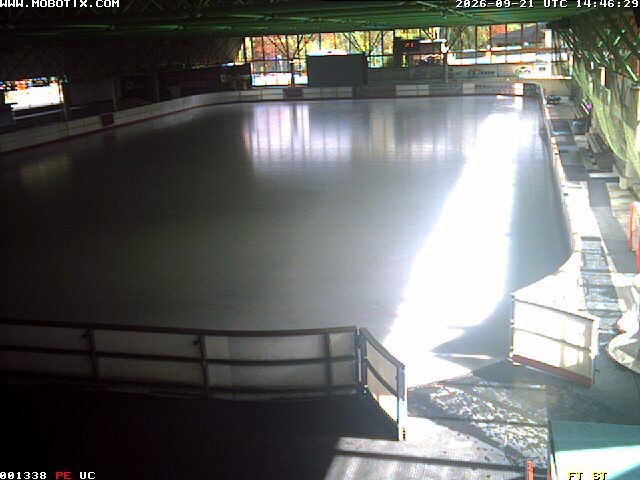 Archiv Foto Webcam Willingen: Blick in die Eissporthalle