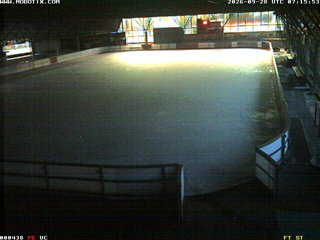 Archiv Foto Webcam Willingen: Blick in die Eissporthalle