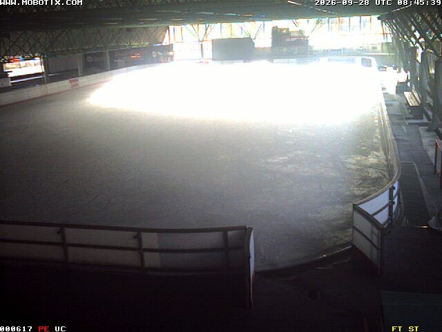 Archiv Foto Webcam Willingen: Blick in die Eissporthalle