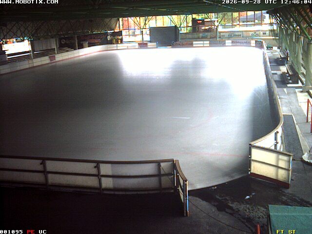 Archiv Foto Webcam Willingen: Blick in die Eissporthalle