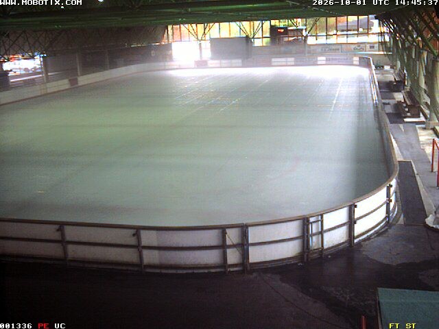 Archiv Foto Webcam Willingen: Blick in die Eissporthalle
