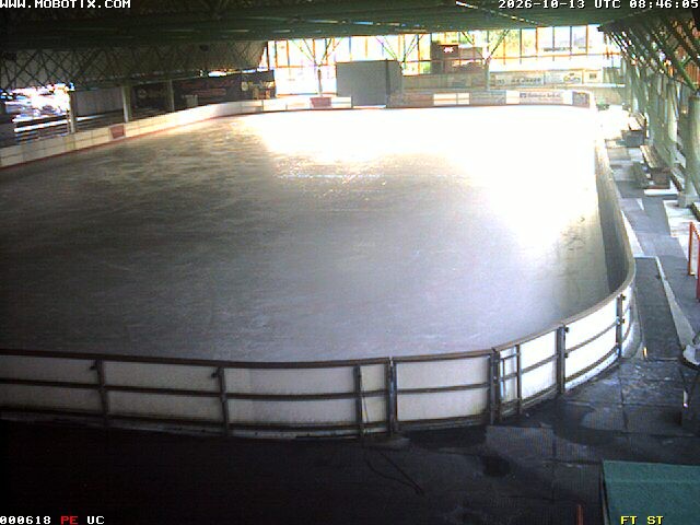 Archiv Foto Webcam Willingen: Blick in die Eissporthalle