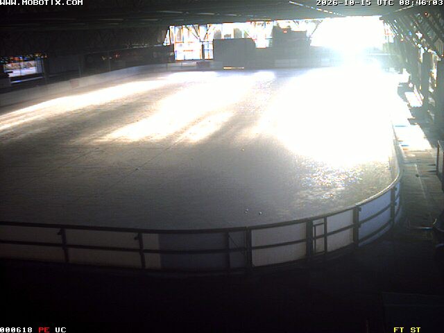 Archiv Foto Webcam Willingen: Blick in die Eissporthalle
