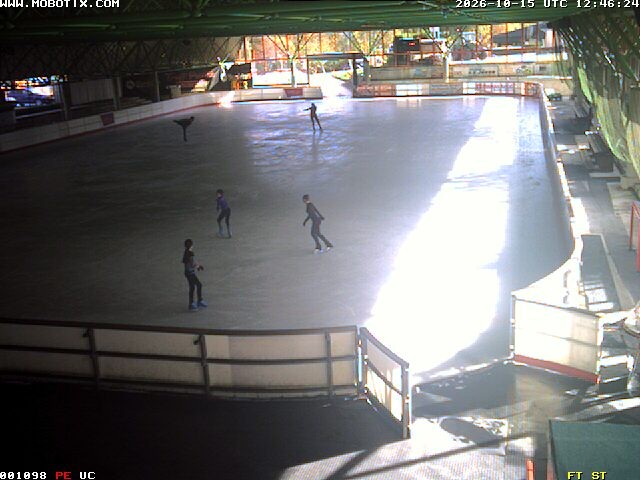 Archiv Foto Webcam Willingen: Blick in die Eissporthalle