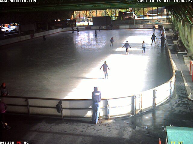 Archiv Foto Webcam Willingen: Blick in die Eissporthalle