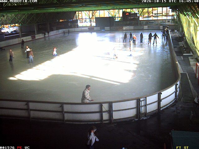 Archiv Foto Webcam Willingen: Blick in die Eissporthalle