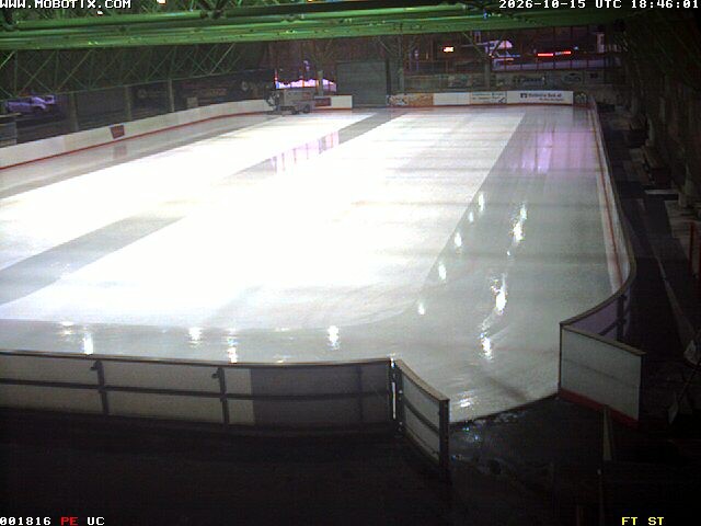 Archiv Foto Webcam Willingen: Blick in die Eissporthalle