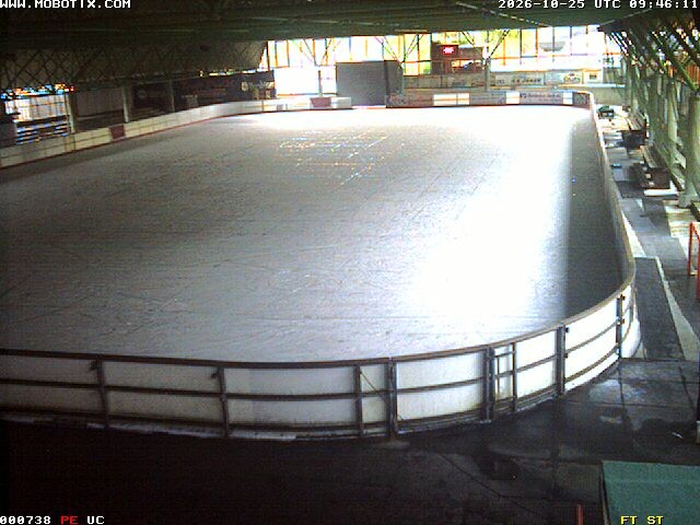 Archiv Foto Webcam Willingen: Blick in die Eissporthalle