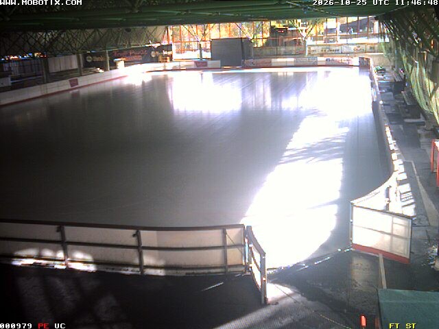 Archiv Foto Webcam Willingen: Blick in die Eissporthalle