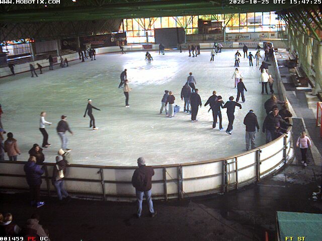 Archiv Foto Webcam Willingen: Blick in die Eissporthalle