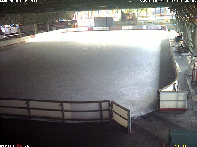 Archiv Foto Webcam Willingen: Blick in die Eissporthalle