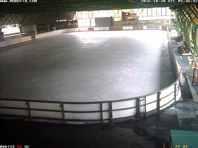 Archiv Foto Webcam Willingen: Blick in die Eissporthalle