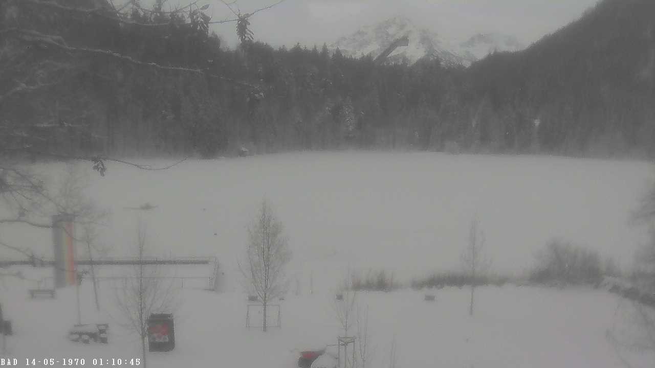 Archived image Webcam Oberstdorf: Freibergsee Sunbathing Area