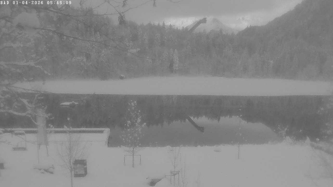 Archived image Webcam Oberstdorf: Freibergsee Sunbathing Area