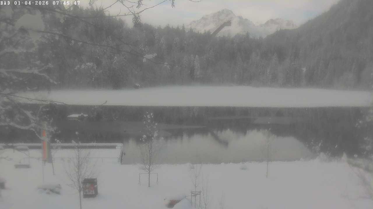 Archived image Webcam Oberstdorf: Freibergsee Sunbathing Area