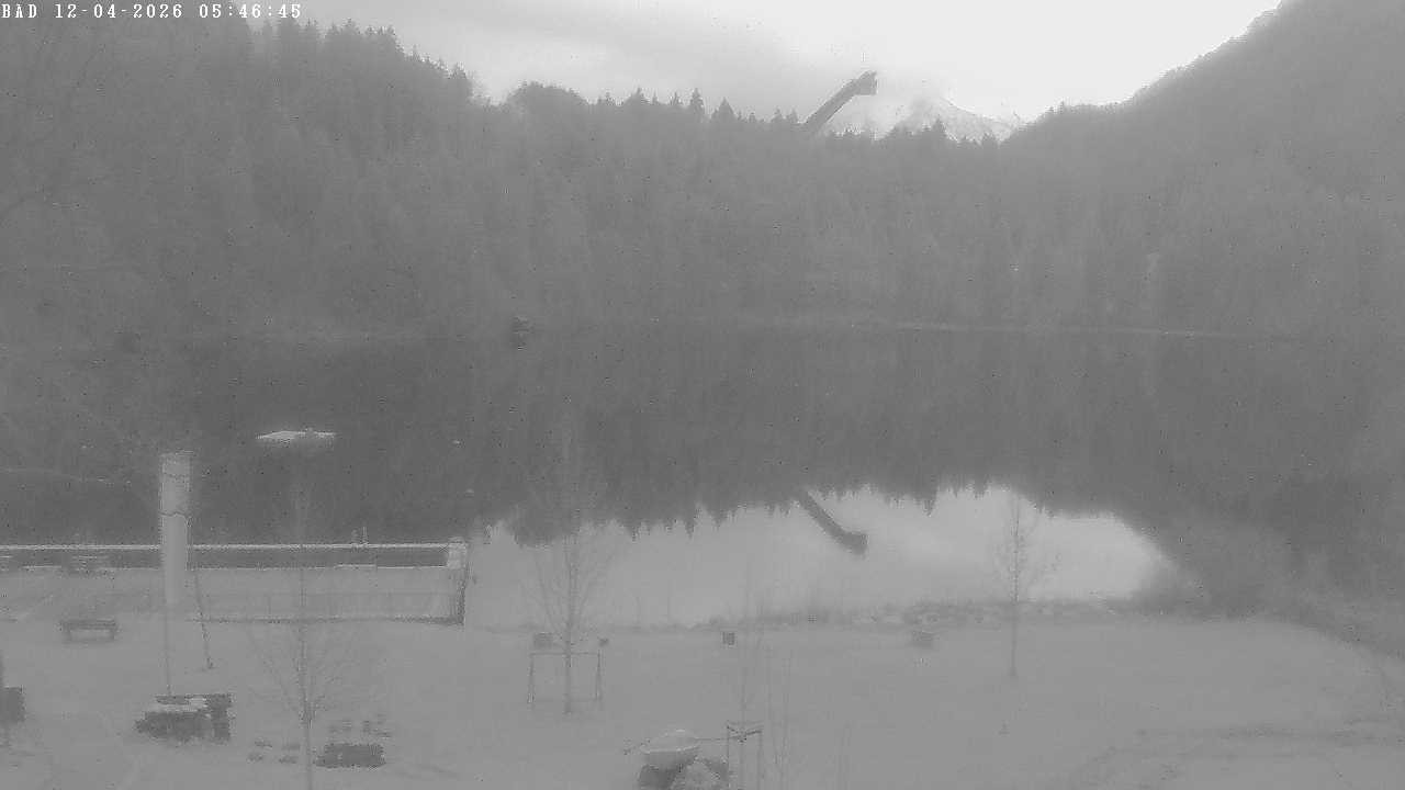 Archived image Webcam Oberstdorf: Freibergsee Sunbathing Area