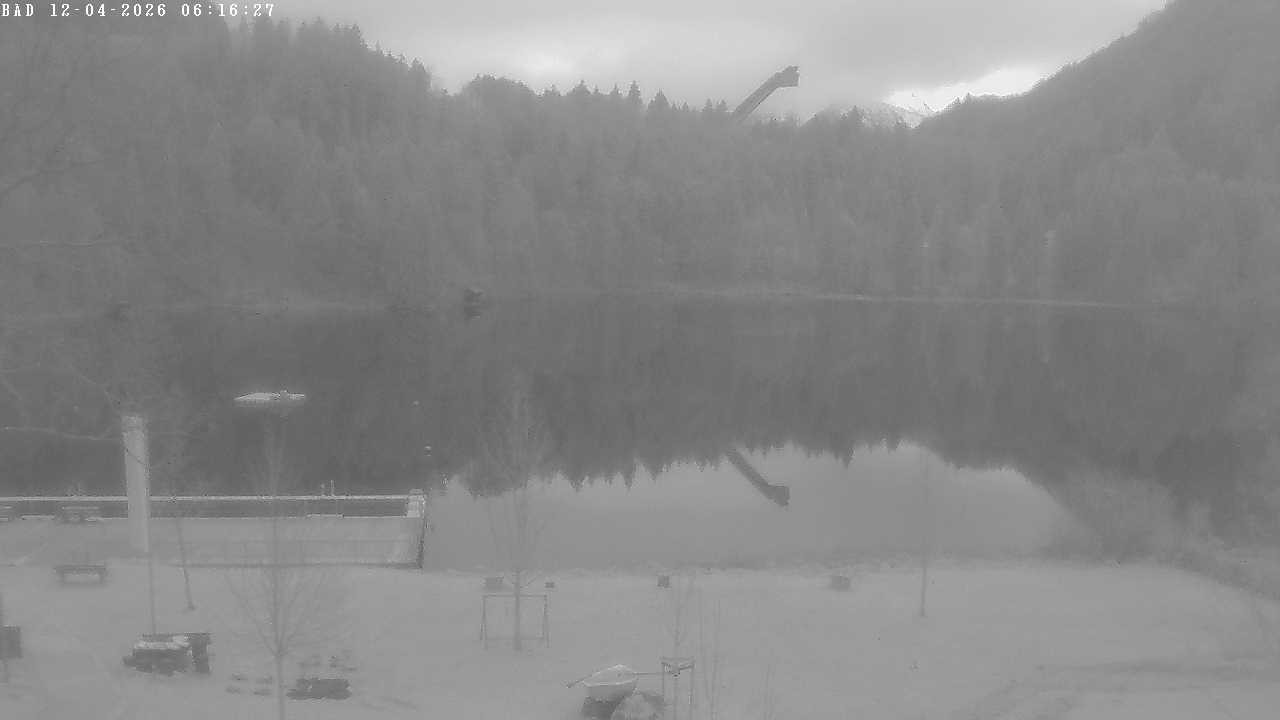 Archived image Webcam Oberstdorf: Freibergsee Sunbathing Area