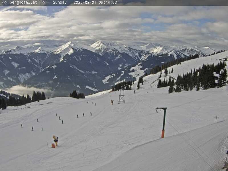 Archiv Foto Webcam Saalbach Hinterglemm - Berghotel Seidl-Alm