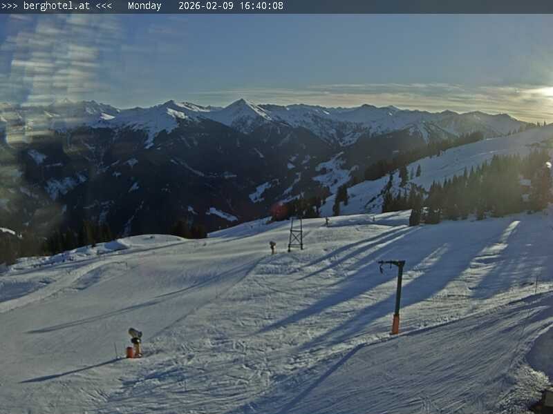 Archiv Foto Webcam Saalbach Hinterglemm - Berghotel Seidl-Alm