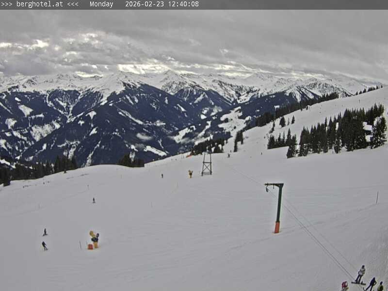 Archived image Webcam Saalbach - View from Seidl Alm