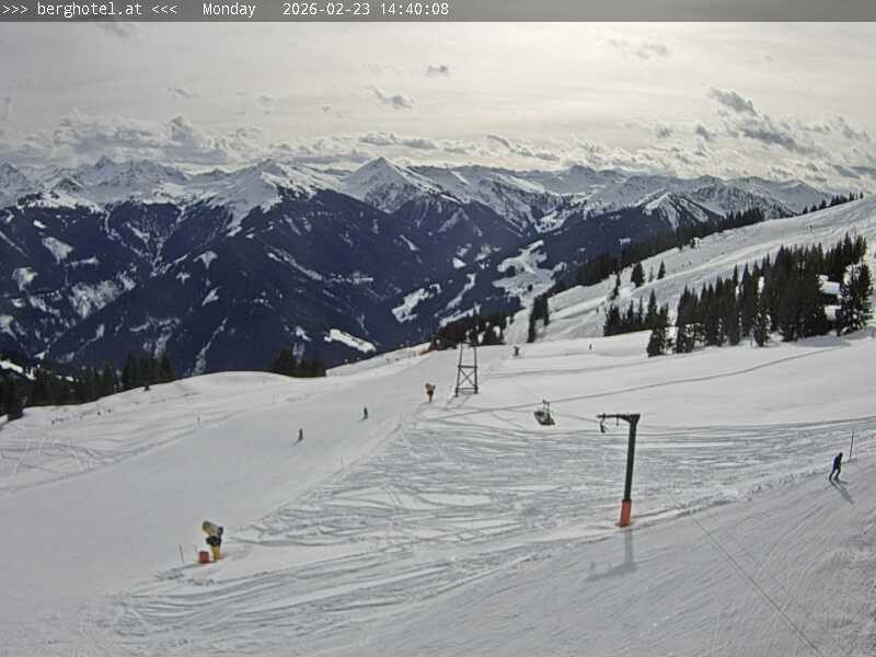 Archived image Webcam Saalbach - View from Seidl Alm