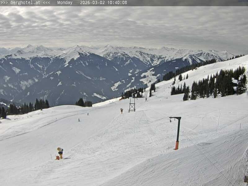 Archiv Foto Webcam Saalbach Hinterglemm - Berghotel Seidl-Alm