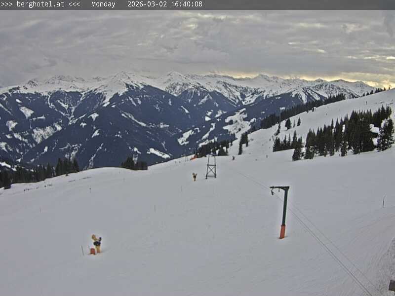 Archiv Foto Webcam Saalbach Hinterglemm - Berghotel Seidl-Alm