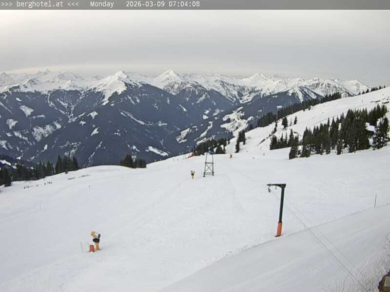 Archiv Foto Webcam Saalbach Hinterglemm - Berghotel Seidl-Alm