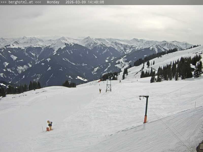 Archiv Foto Webcam Saalbach Hinterglemm - Berghotel Seidl-Alm
