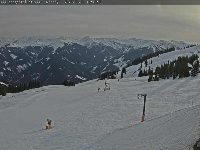 Archiv Foto Webcam Saalbach Hinterglemm - Berghotel Seidl-Alm