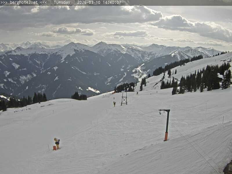 Archiv Foto Webcam Saalbach Hinterglemm - Berghotel Seidl-Alm