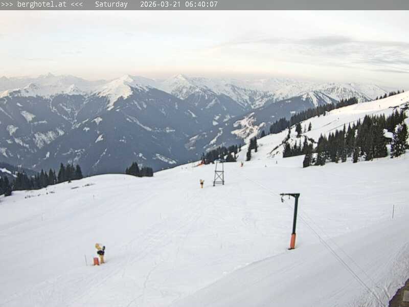 Archiv Foto Webcam Saalbach Hinterglemm - Berghotel Seidl-Alm
