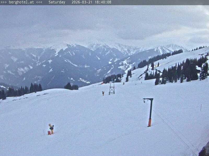 Archiv Foto Webcam Saalbach Hinterglemm - Berghotel Seidl-Alm