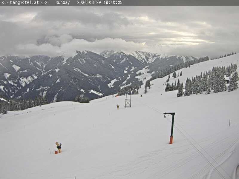 Archiv Foto Webcam Saalbach Hinterglemm - Berghotel Seidl-Alm