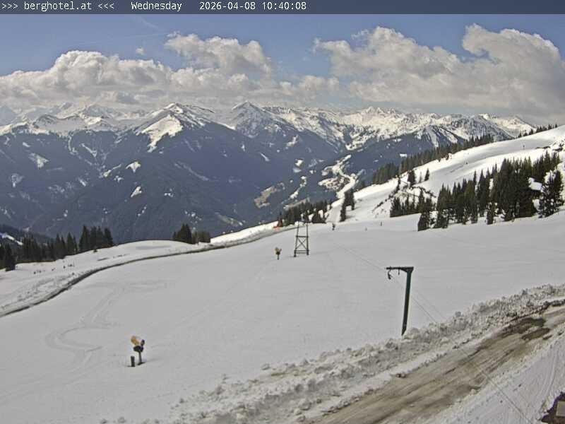 Archived image Webcam Saalbach - View from Seidl Alm