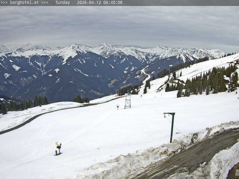 Archiv Foto Webcam Saalbach Hinterglemm - Berghotel Seidl-Alm