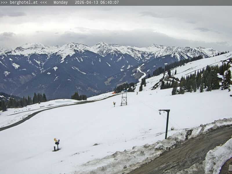 Archived image Webcam Saalbach - View from Seidl Alm