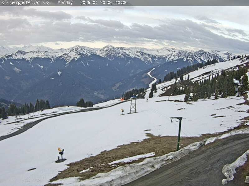 Archived image Webcam Saalbach - View from Seidl Alm